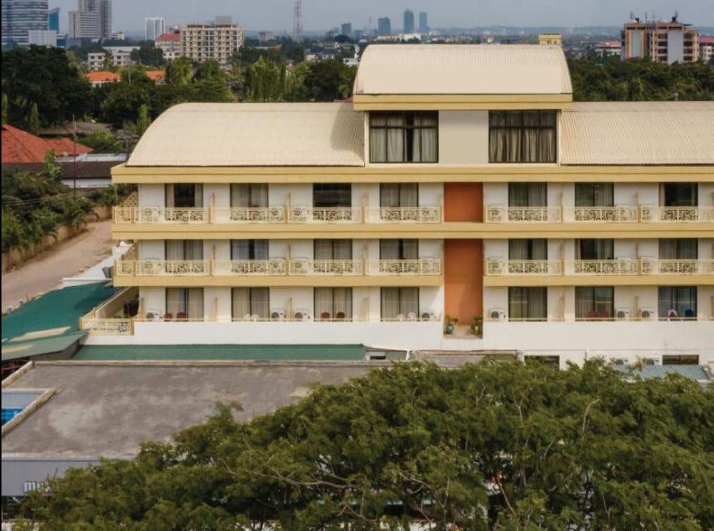 Peninsula Hotel Dár Al-Szalám Kültér fotó