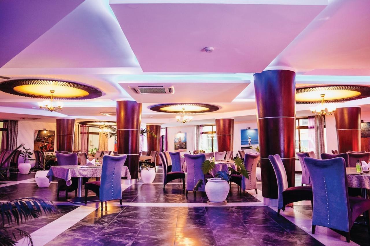 Peninsula Hotel Dár Al-Szalám Kültér fotó