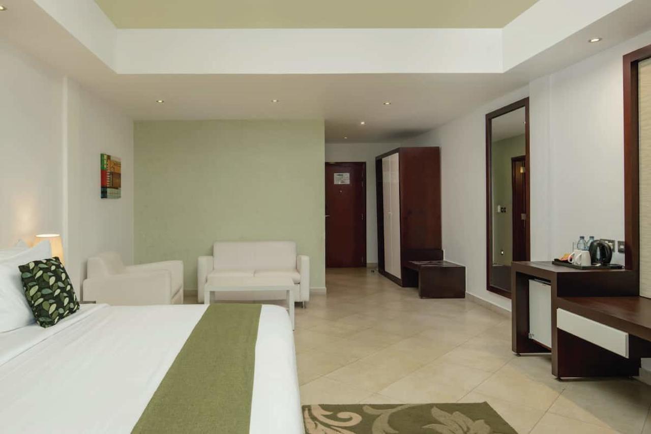 Peninsula Hotel Dár Al-Szalám Kültér fotó